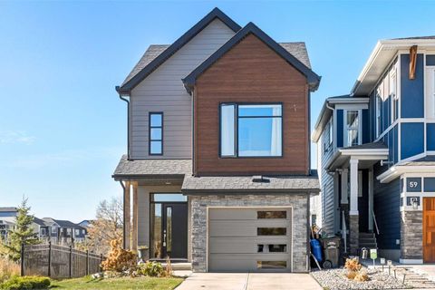 63 Cranbrook Gardens SE Calgary AB T3M 2X5