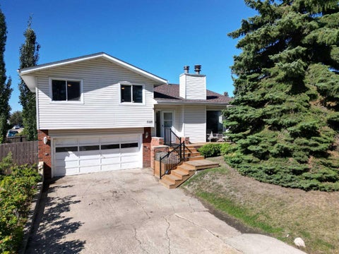 Photo of 5328 Aspen Drive, Blackfalds, AB T0M 0J0 (MLS # A2344714)