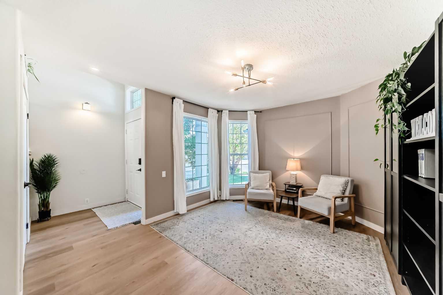 132 Hidden Valley Crescent NW