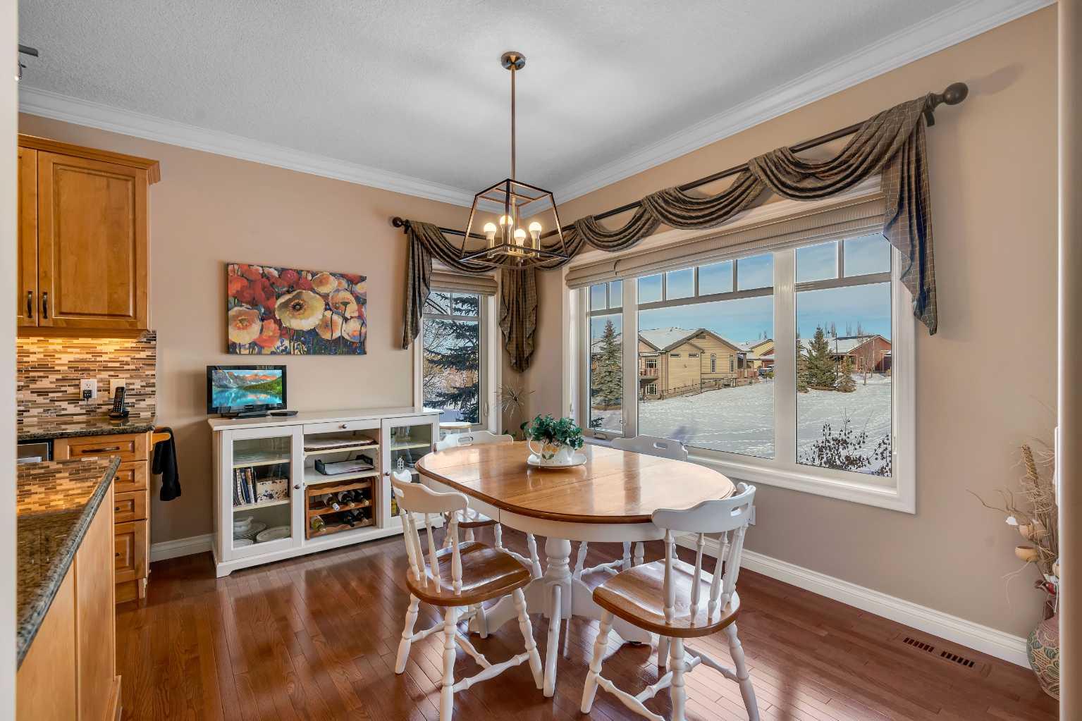 8 Bridle Estates Road SW