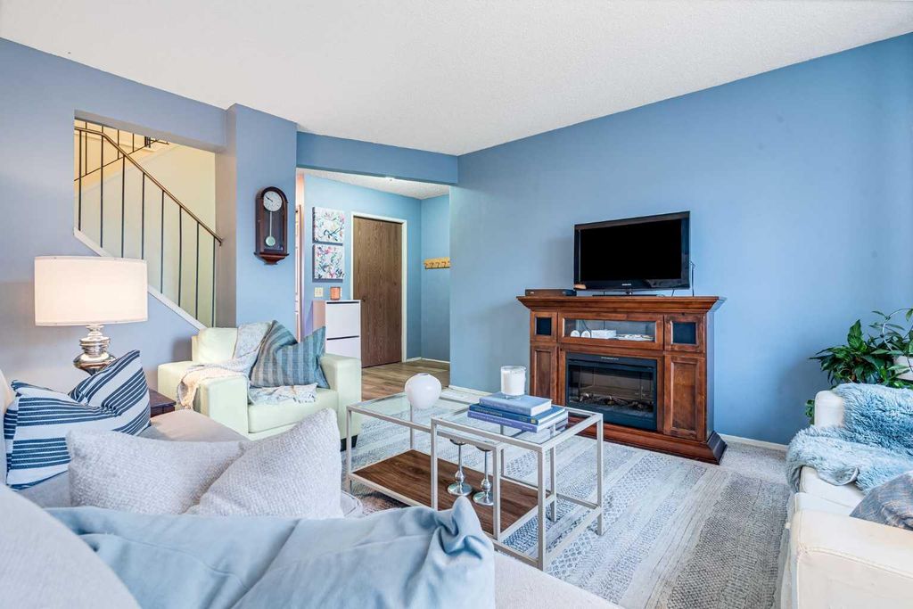 Photo of 6 Castleglen Road NE, Calgary, AB T3J 1S4 (MLS # A2282855)