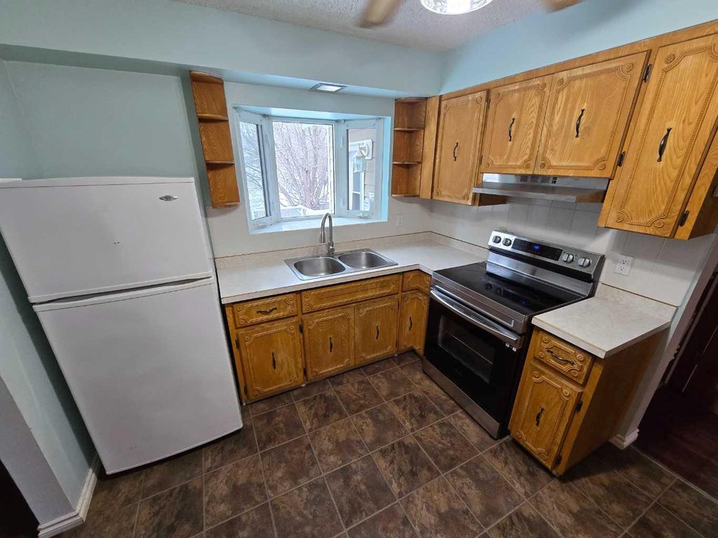 Photo of 8602 95 Street, Peace River, AB T8S 1G5 (MLS # A2317019)