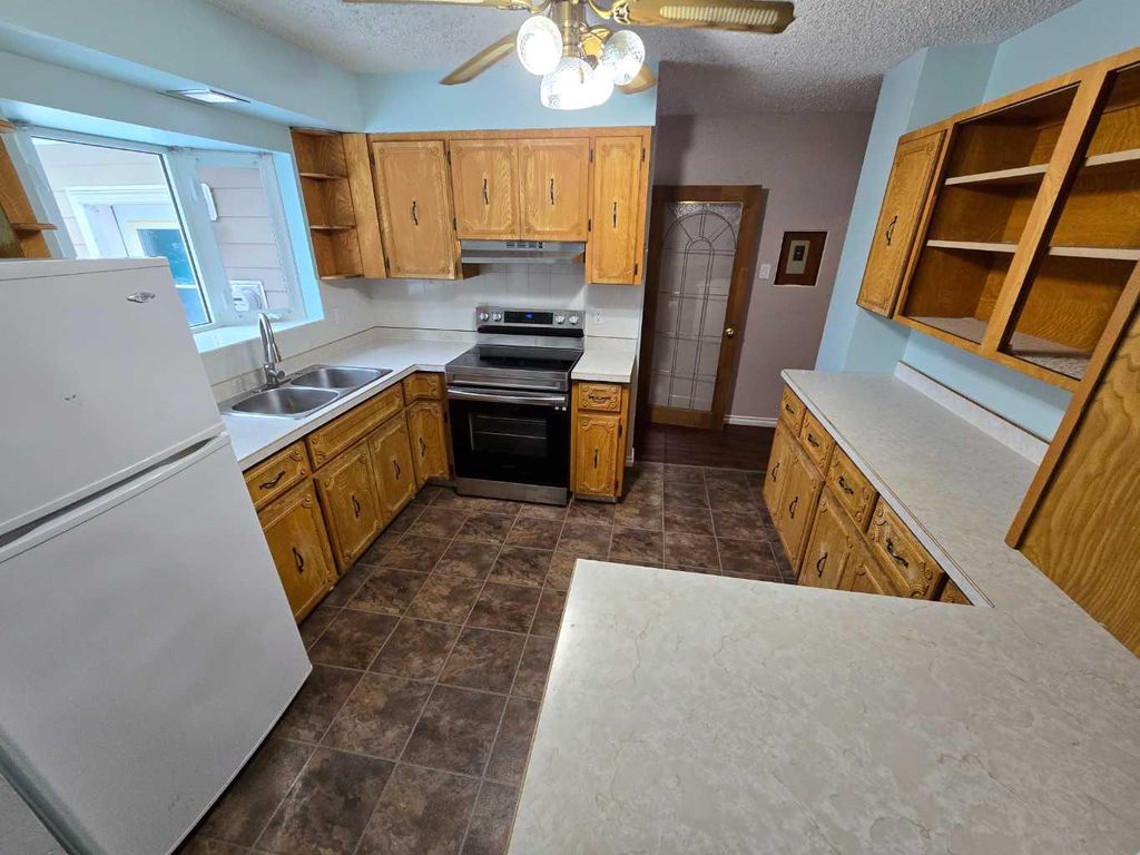 Photo of 8602 95 Street, Peace River, AB T8S 1G5 (MLS # A2317019)