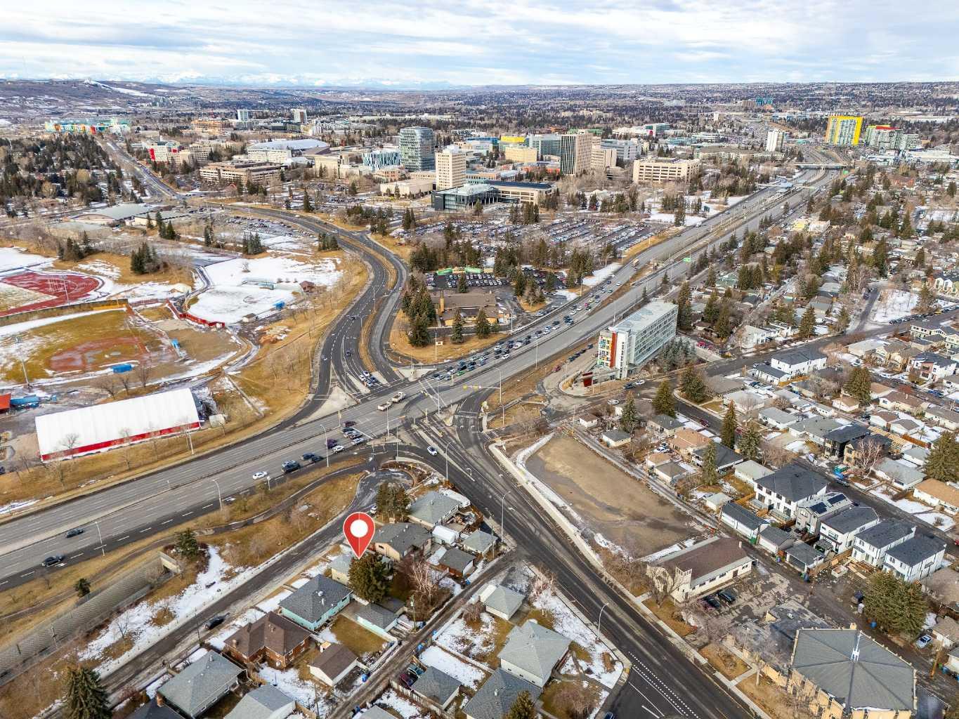 2472 Capitol Hill Crescent NW