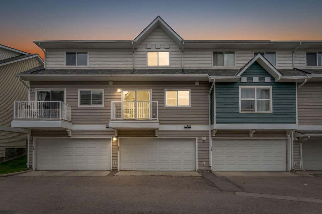Photo of 223 McKenzie Towne Gate SE, Calgary, AB T2Z 4G3 (MLS # A2322615)