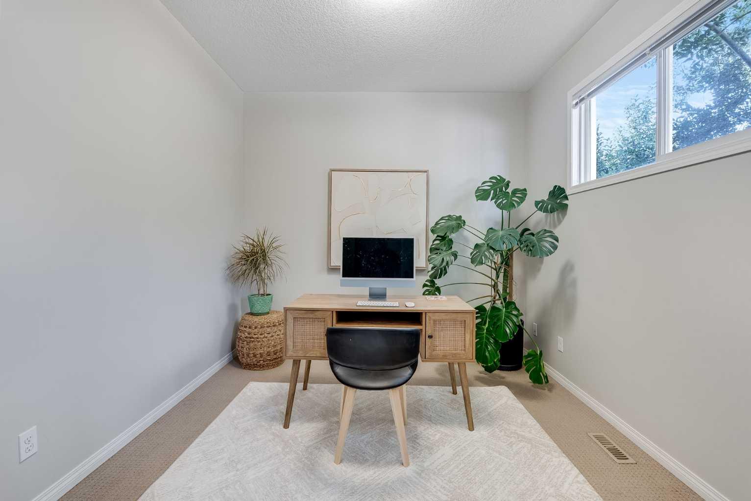 113 Copperpond Bay SE