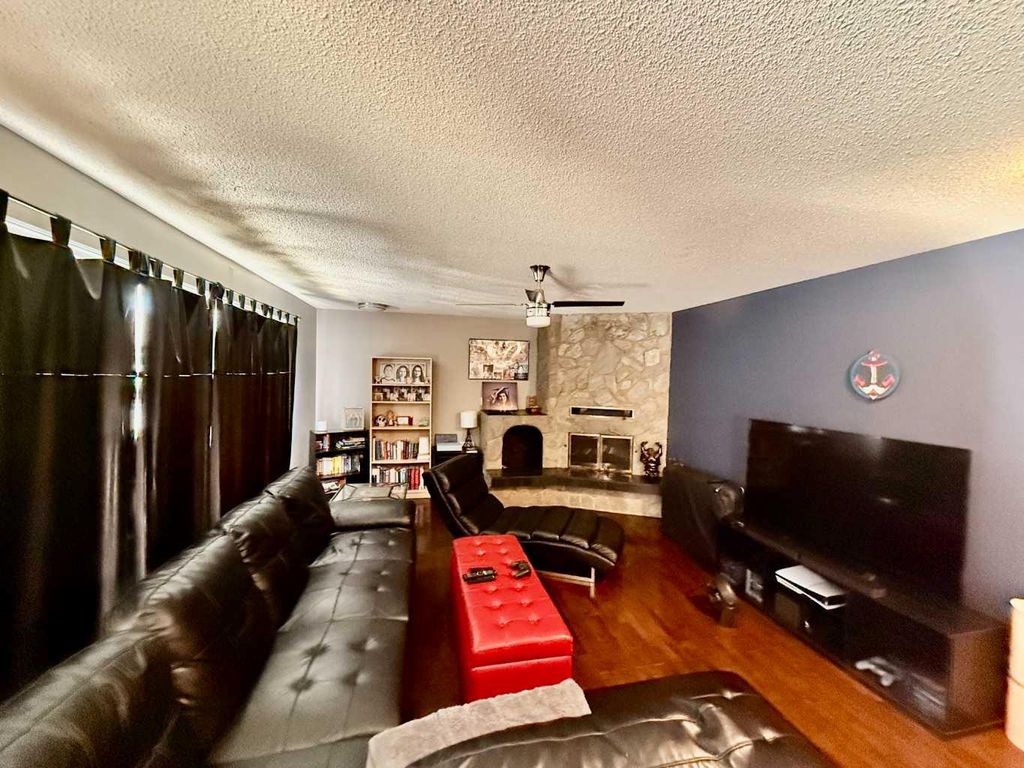 Photo of 518 3 Street, Wainwright, AB T9W 1A7 (MLS # A2294571)