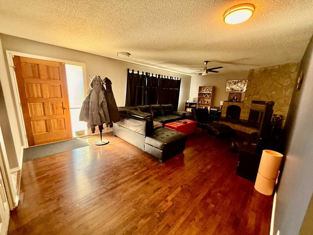 Photo of 518 3 Street, Wainwright, AB T9W 1A7 (MLS # A2294571)