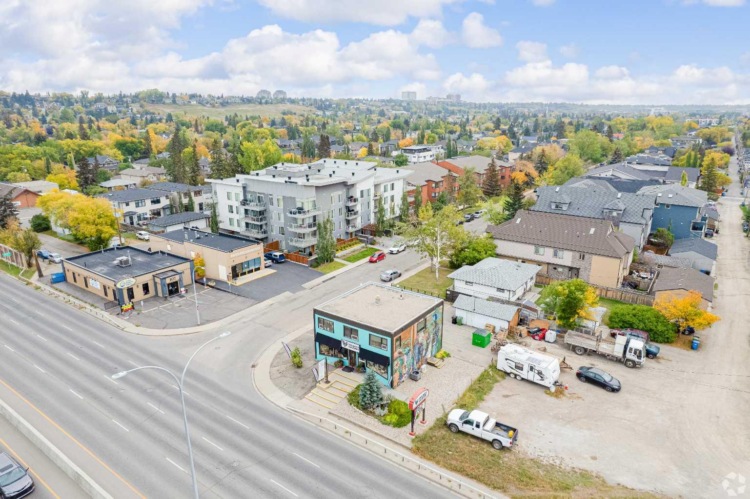 218 Crowchild Trail NW