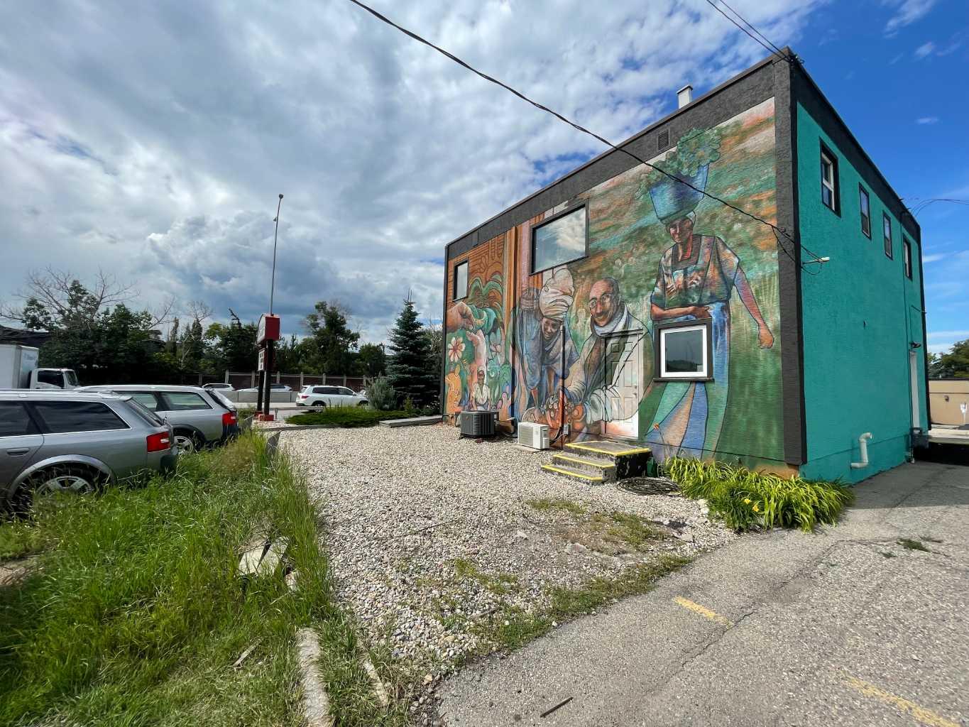 218 Crowchild Trail NW