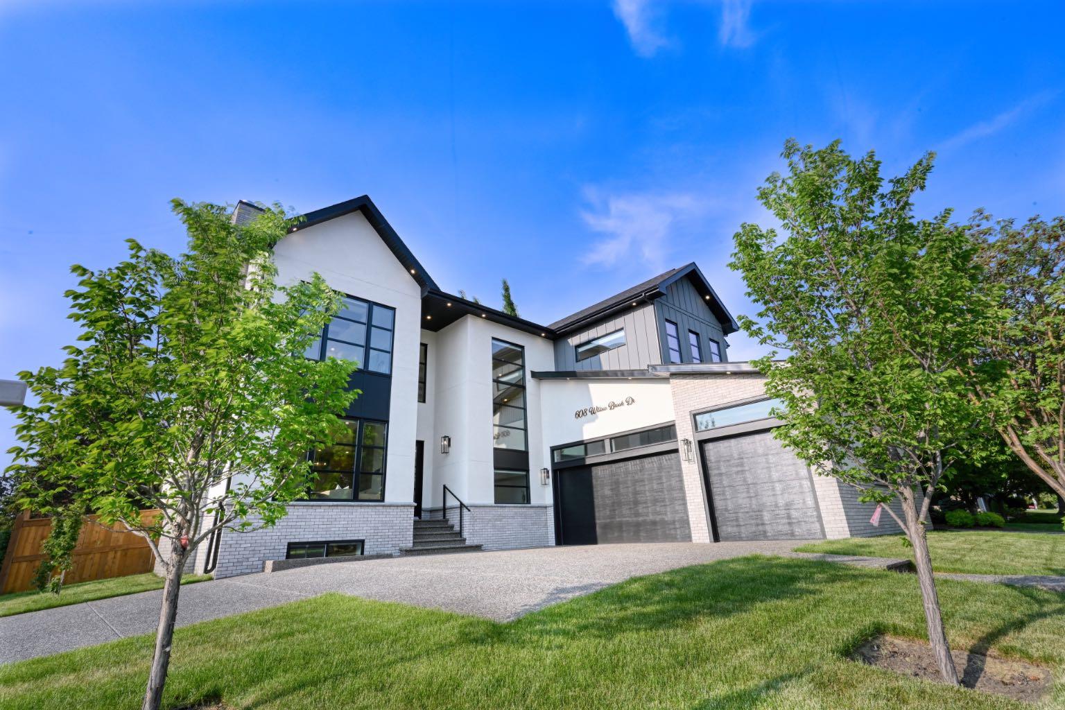 608 Willow Brook Drive SE
