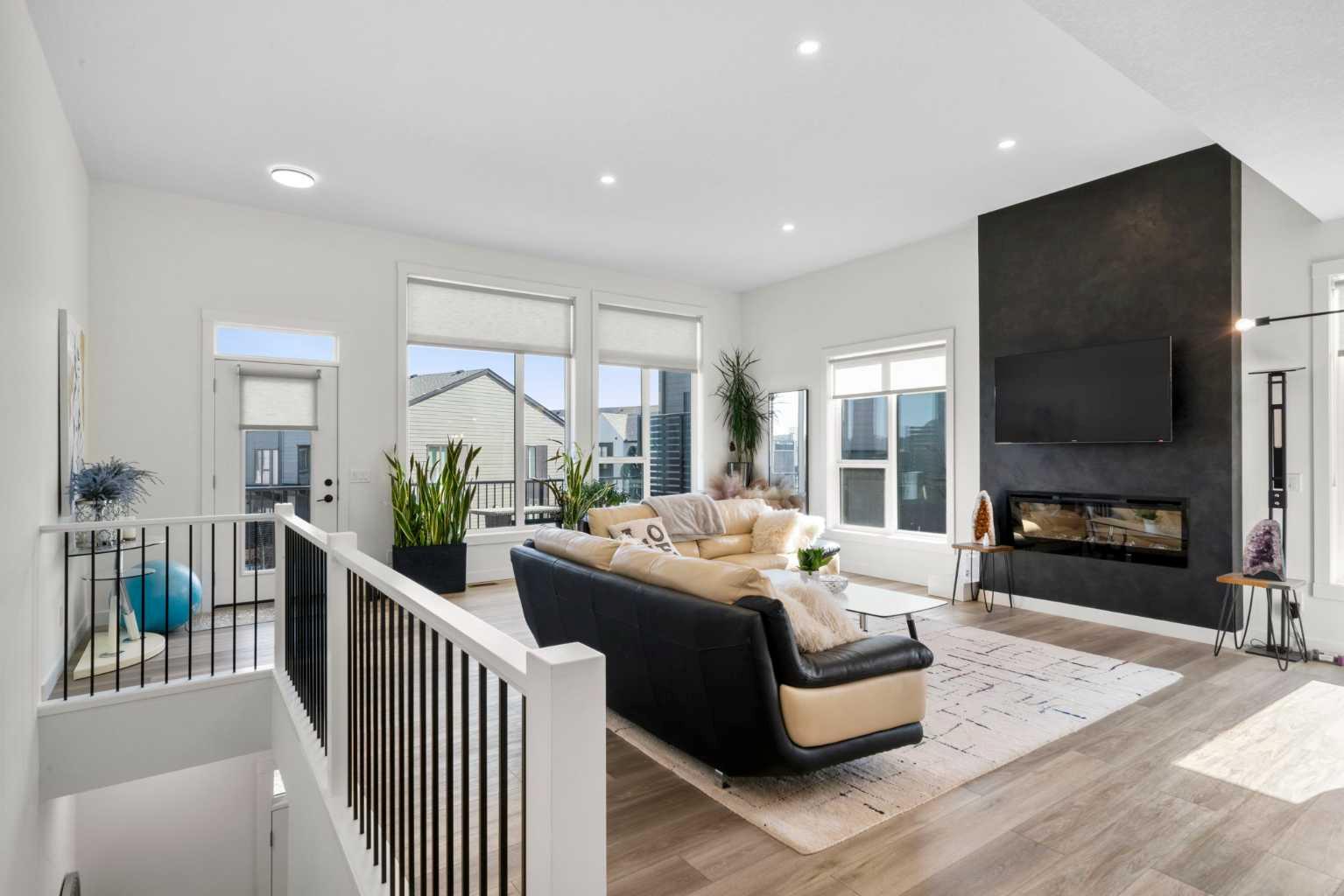 244 Sovereign Common SW