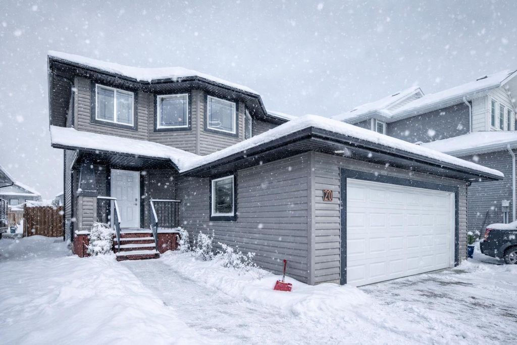 Photo of 20 Bowman Circle, Sylvan Lake, AB T4S 0H4 (MLS # A2283324)