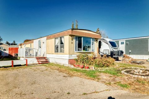 649 Main Street N 11 Airdrie AB T4B 1Z6
