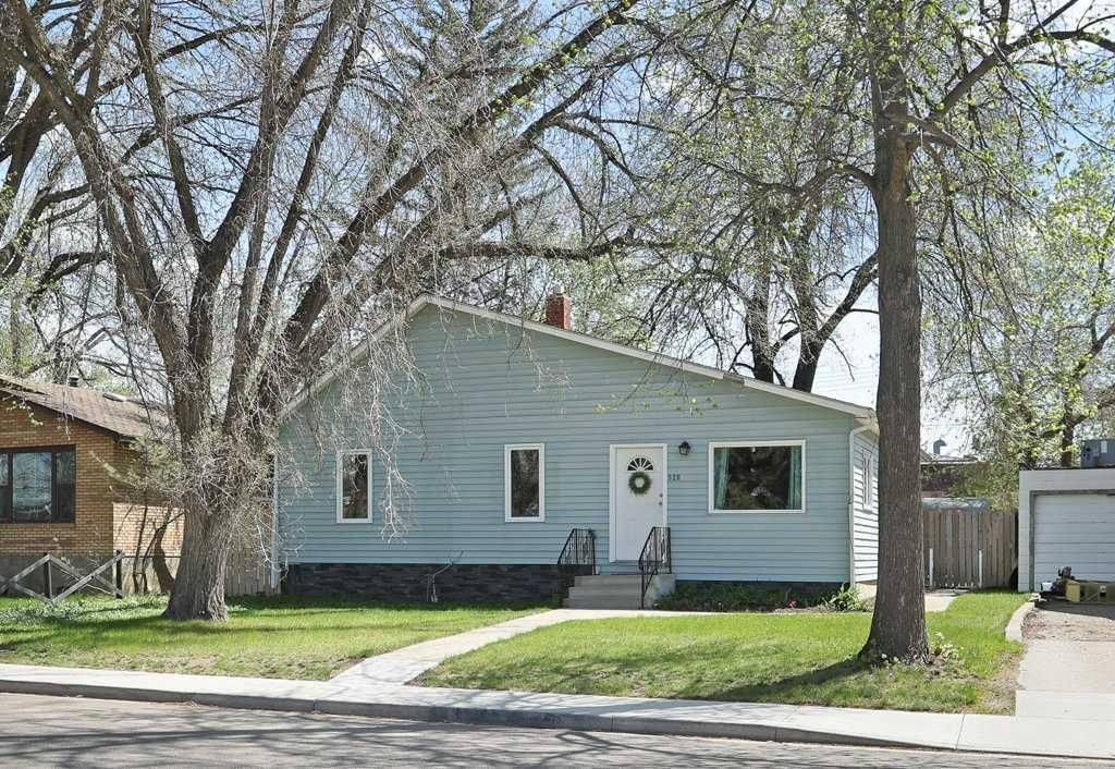 Photo of 320 3 Street W, Brooks, AB T1R 0E7 (MLS # A2310443)