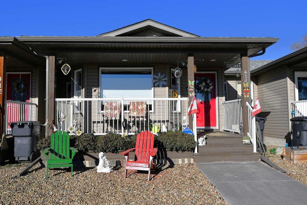 Photo of 414 3 Avenue, Bassano, AB T0J 0B0 (MLS # A2265040)