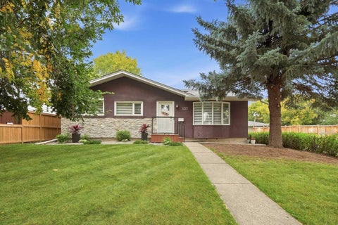 Photo of 137 Lissington Drive SW, Calgary, AB T3E 5E4 (MLS # A2345278)