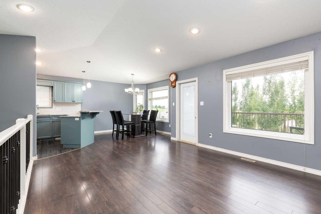 Photo of 350 Sunburst Way W, Lethbridge, AB T1K 3J9 (MLS # A2348989)