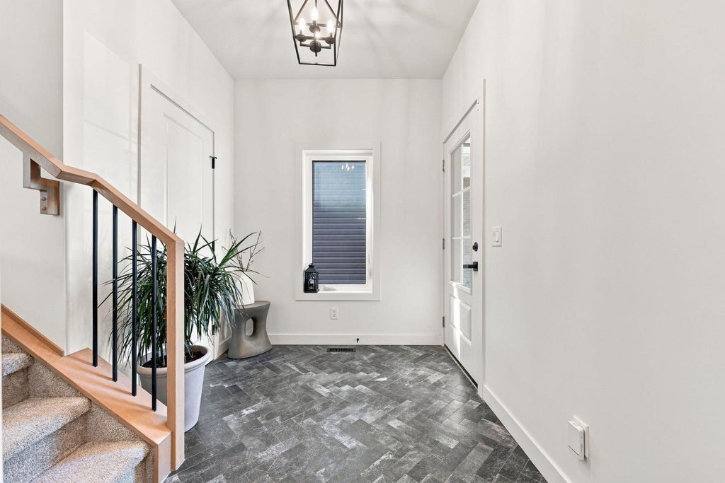 Photo of 1460 Bayview Point SW, Airdrie, AB T4B 5K2 (MLS # A2348556)