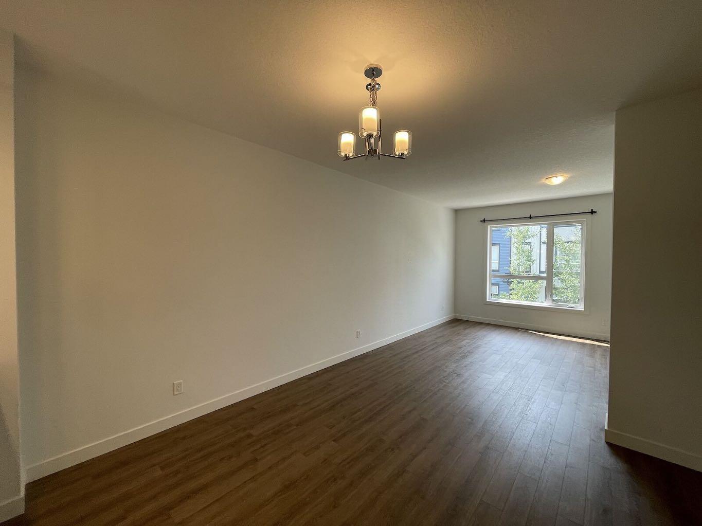 15 Evanscrest Park NW 208