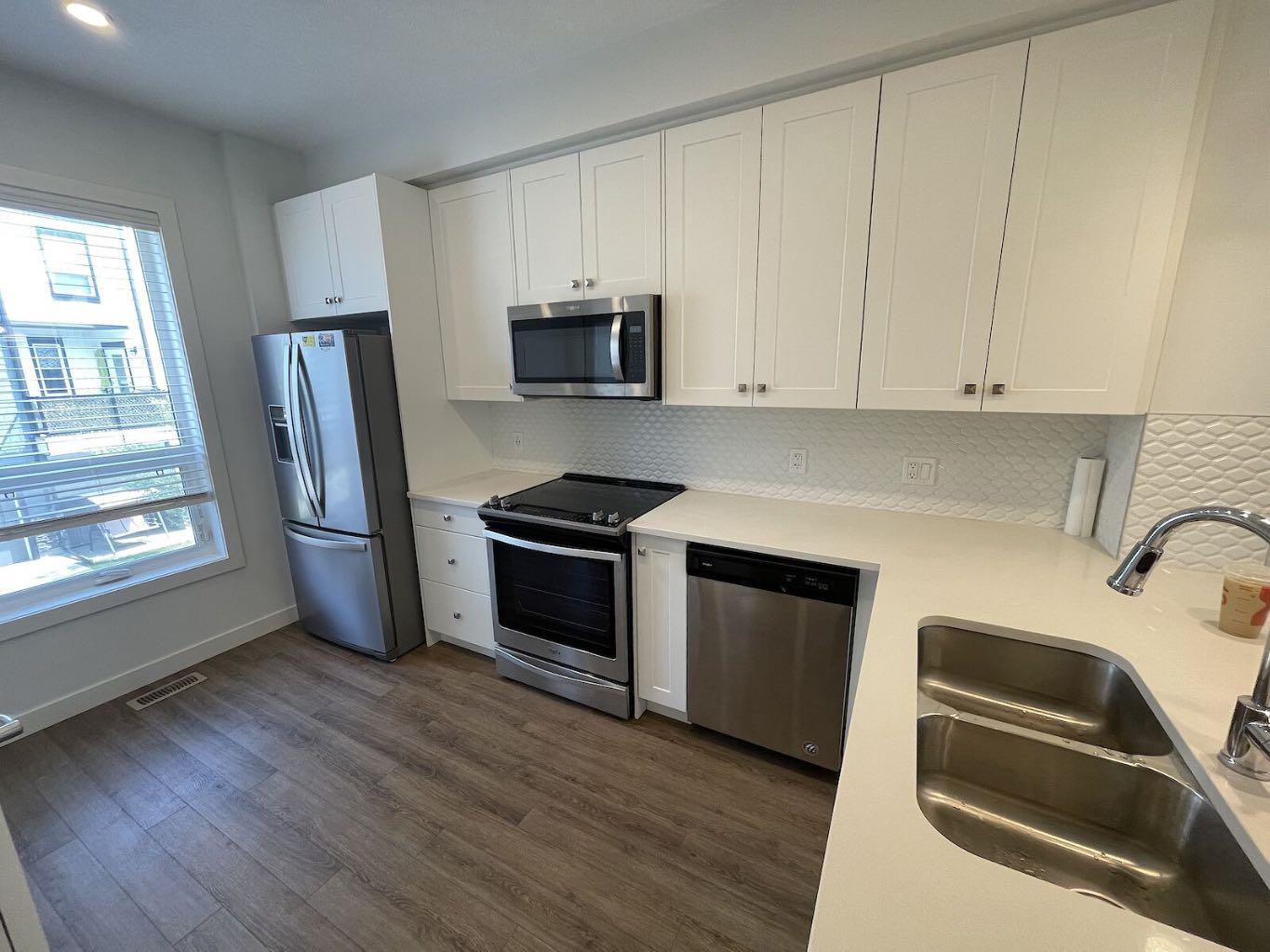 15 Evanscrest Park NW 208