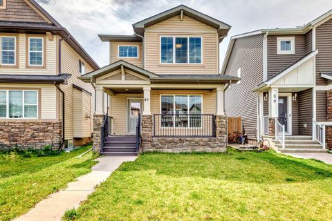 46 Panora Street NW Calgary AB T3K 0R7