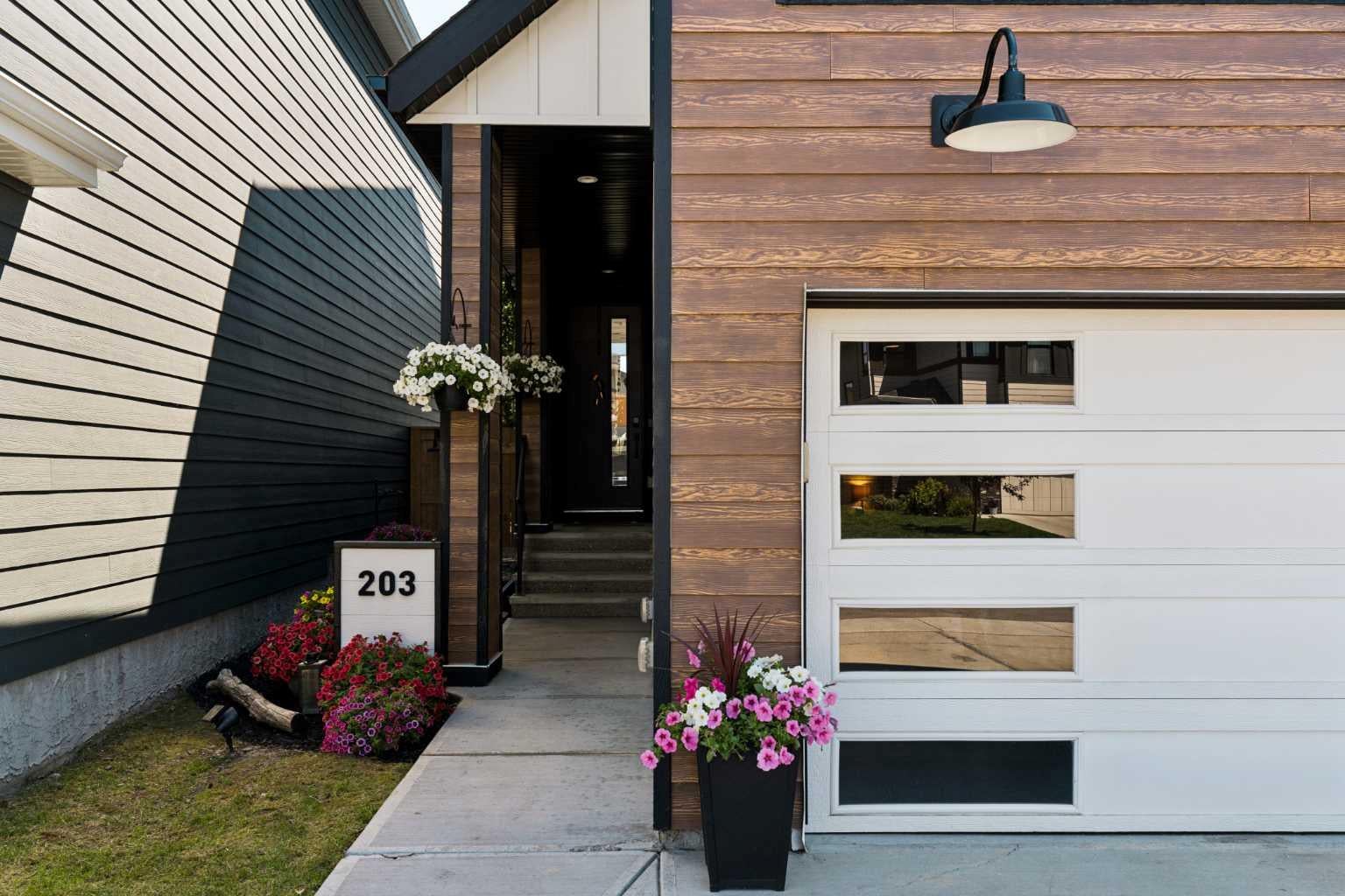 203 Cranbrook Park SE