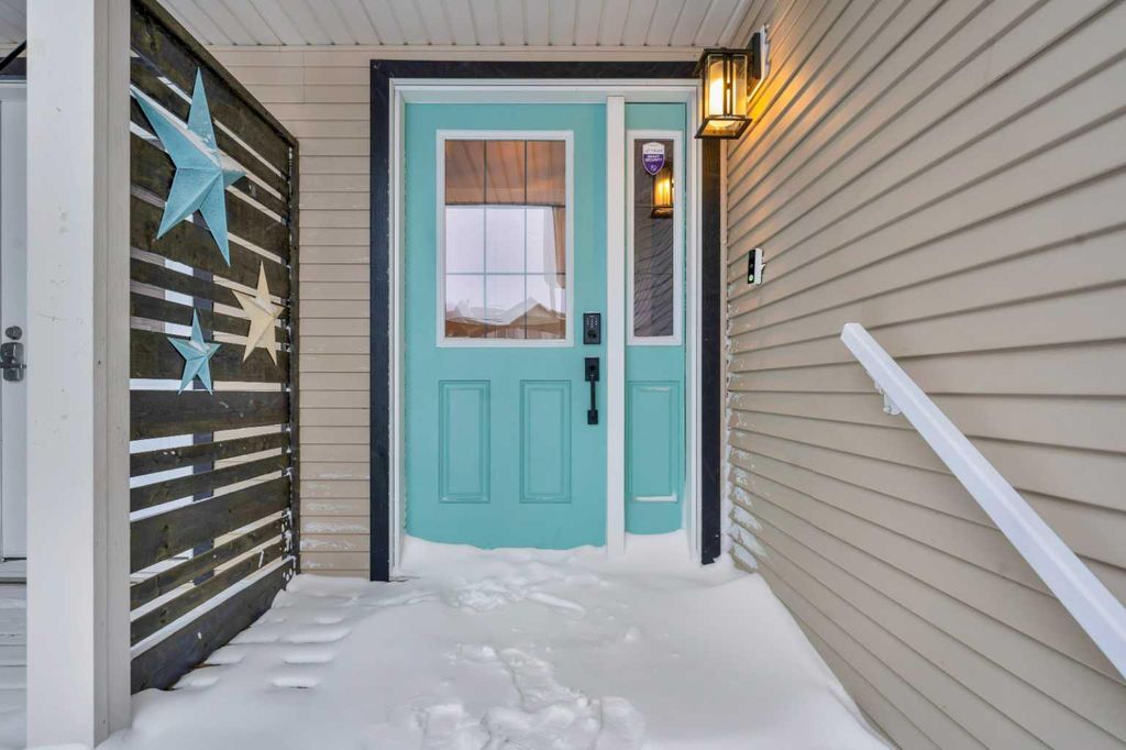 Photo of 32 Legend Court, Sylvan Lake, AB T4S 0B1 (MLS # A2288057)