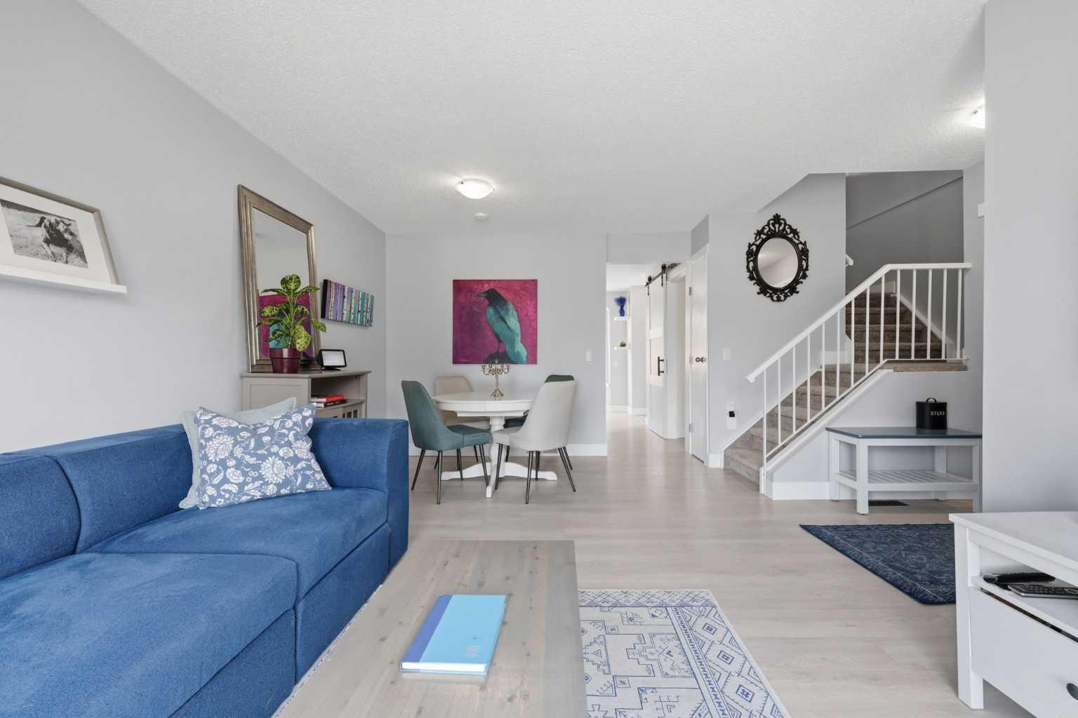 160 Silvergrove Hill NW