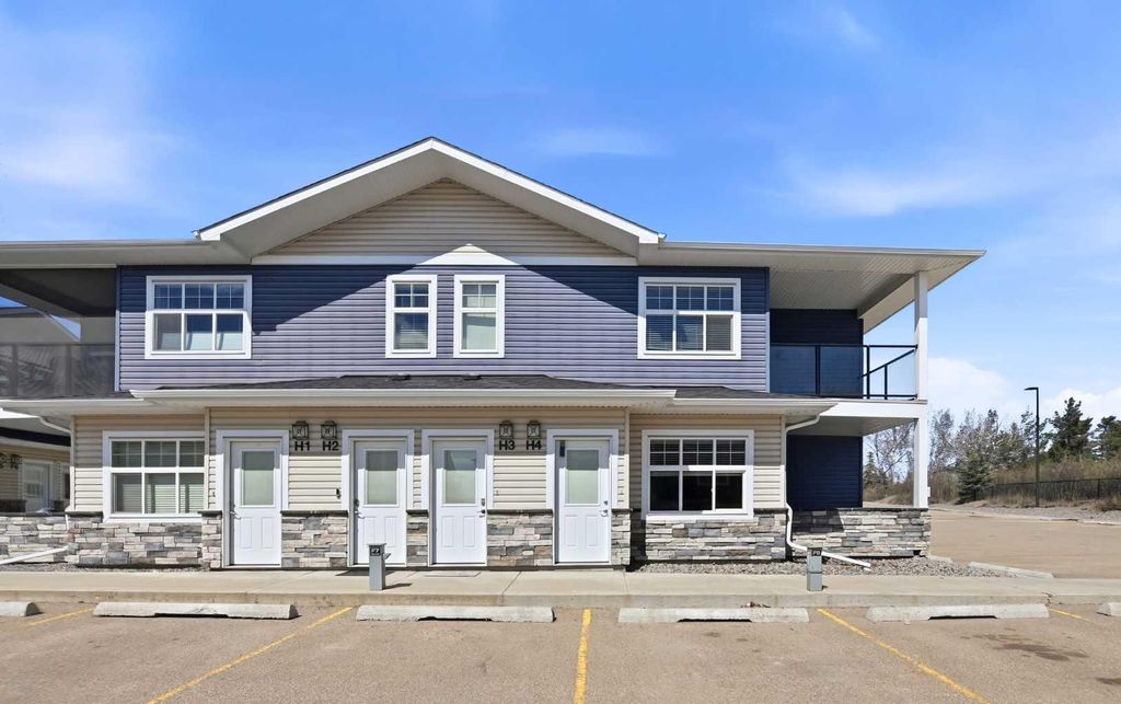 Photo of 5300 Vista Trail #H4, Blackfalds, AB T4M 0L8 (MLS # A2308795)