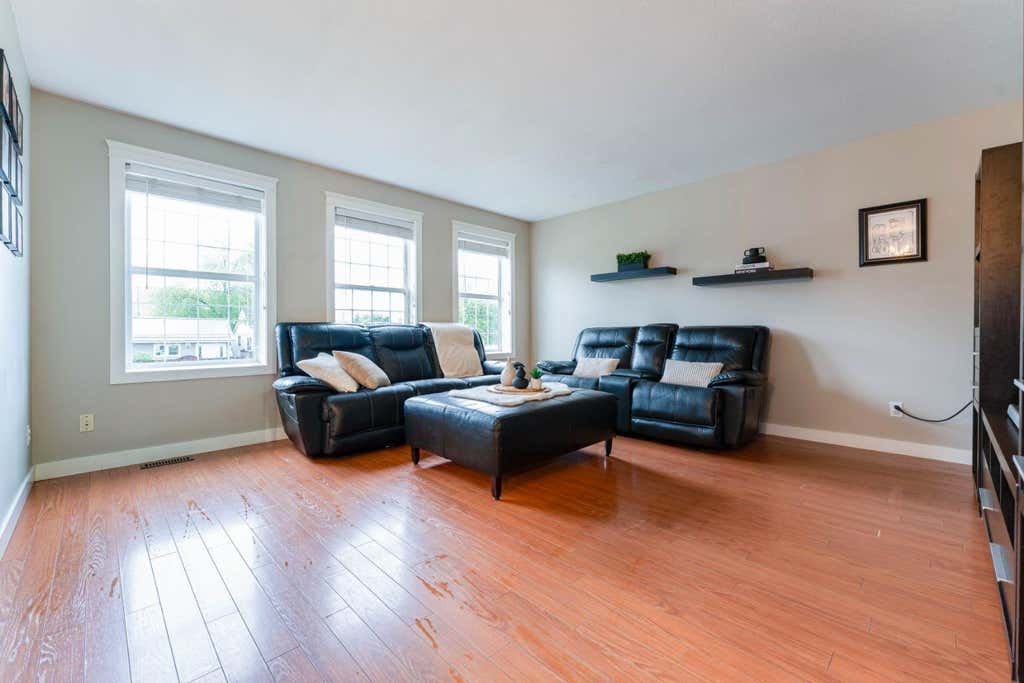 Photo of 685 3 Avenue W, Drumheller, AB T0J 0Y2 (MLS # A2330478)