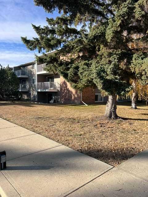 Photo of 49 Bennett Street #303, Red Deer, AB T4R 1V4 (MLS # A2354650)