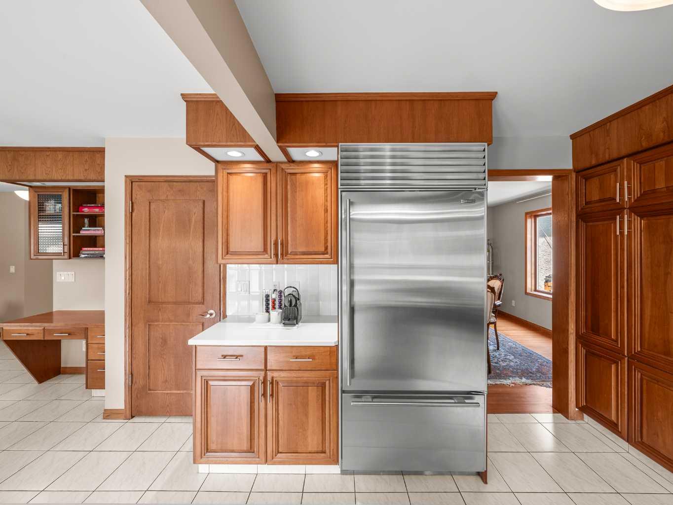 146 Edgeview Road NW