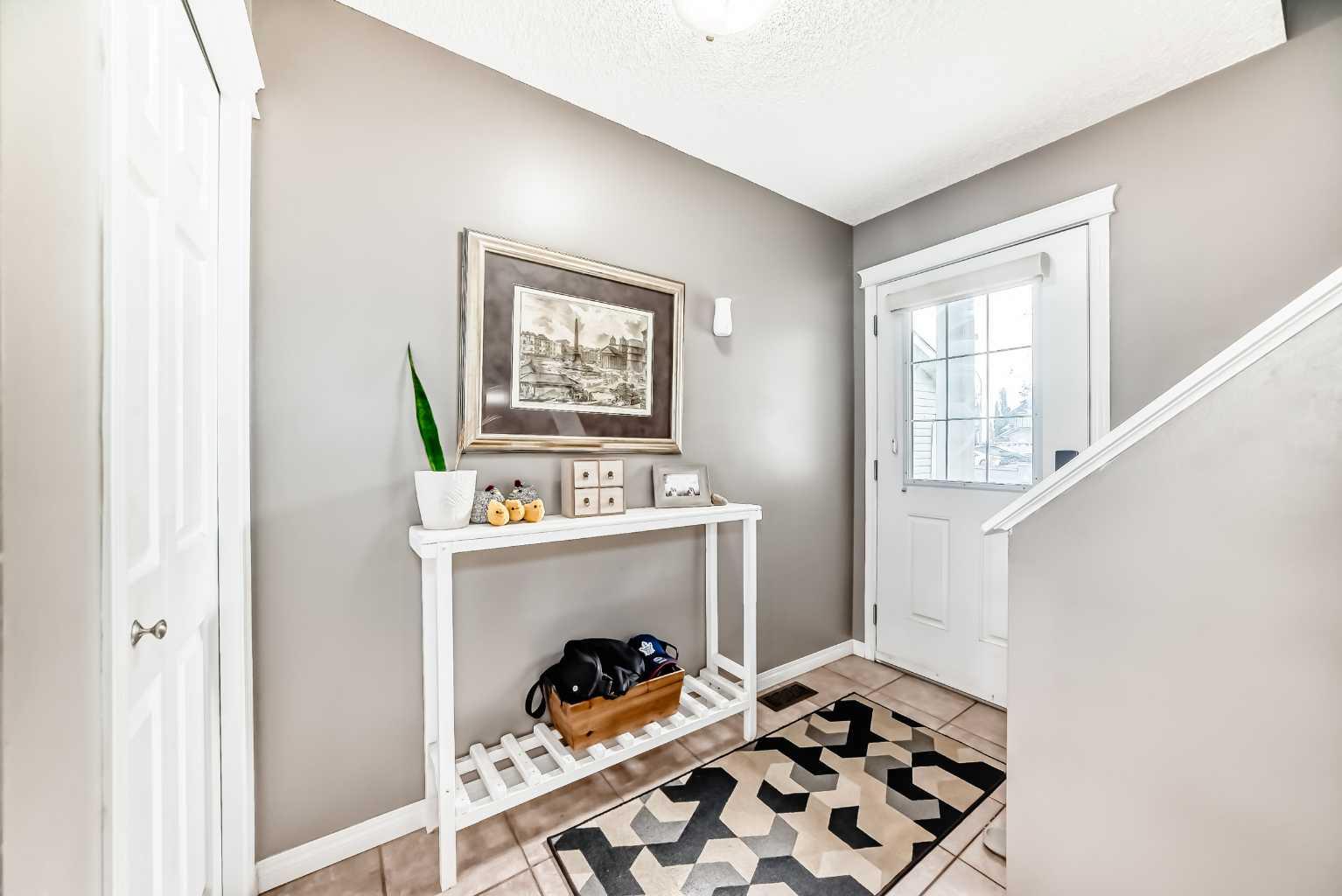 127 Covepark Green NE