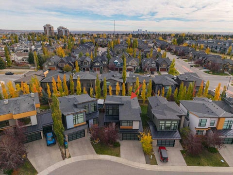 Photo of 18 West Point Mews SW, Calgary, AB T3H 0X4 (MLS # A2353289)