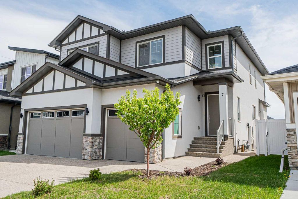 Photo of 7 Waterford Heights, Chestermere, AB T1X 2M7 (MLS # A2315238)