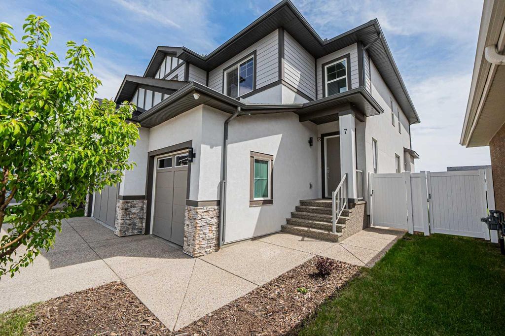 Photo of 7 Waterford Heights, Chestermere, AB T1X 2M7 (MLS # A2315238)