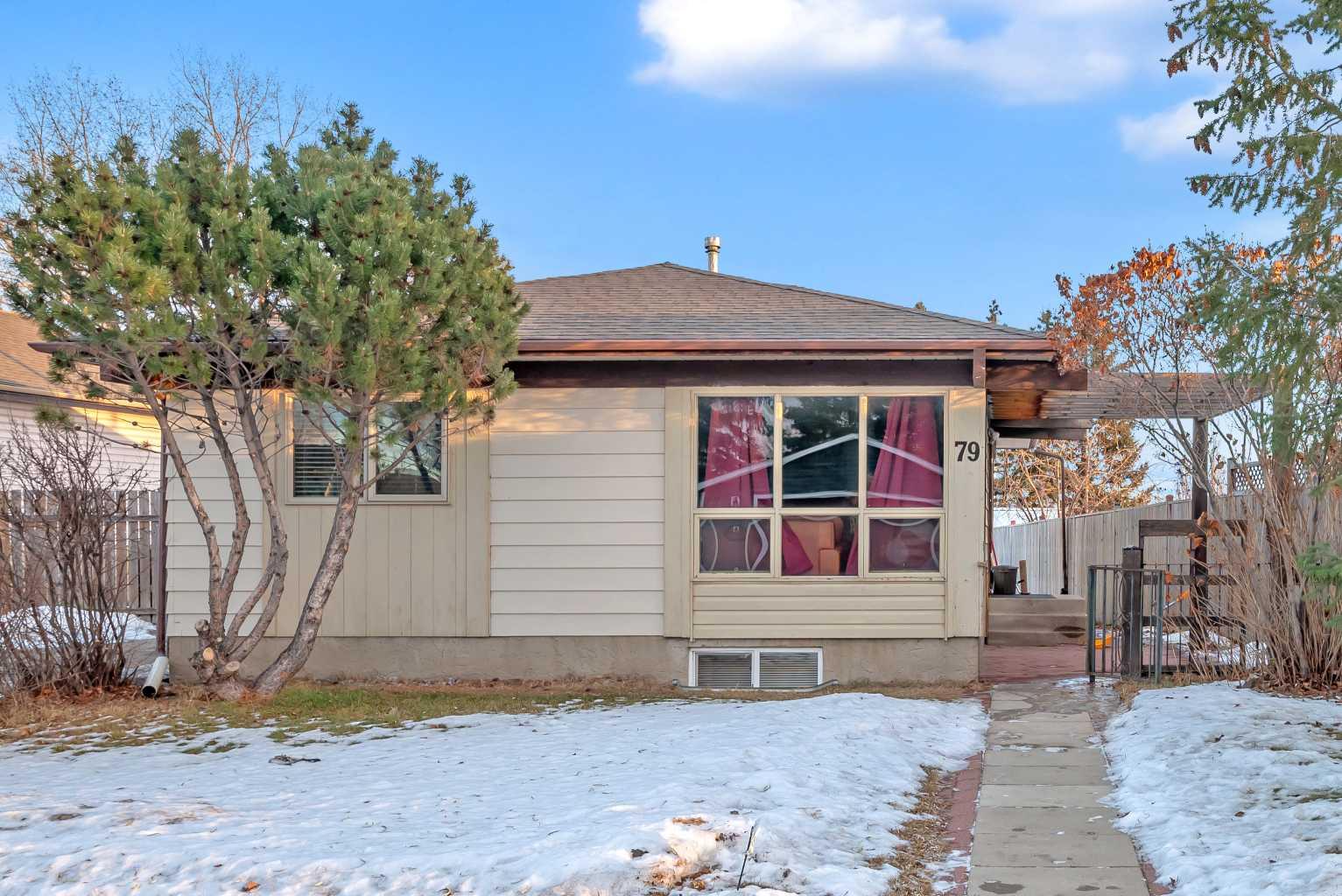 79 abalone Way NE