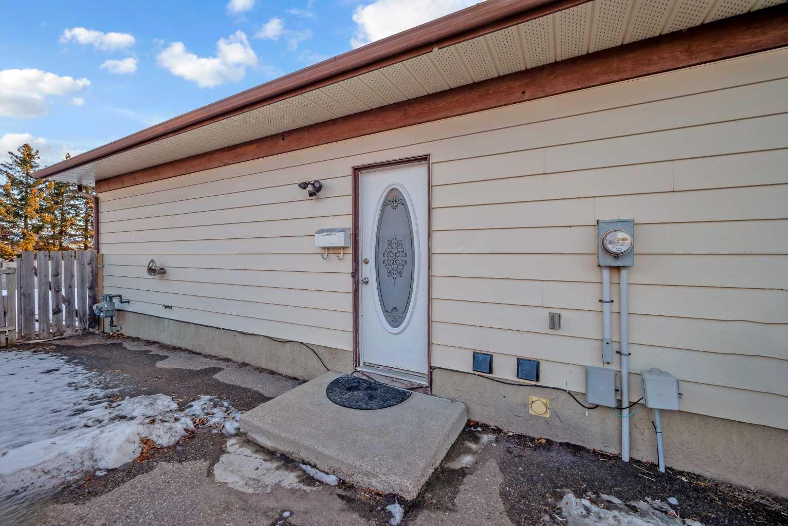 79 abalone Way NE