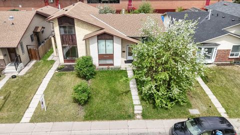 Photo of 5502 Temple Road NE, Calgary, AB T1Y 3B2 (MLS # A2314706)