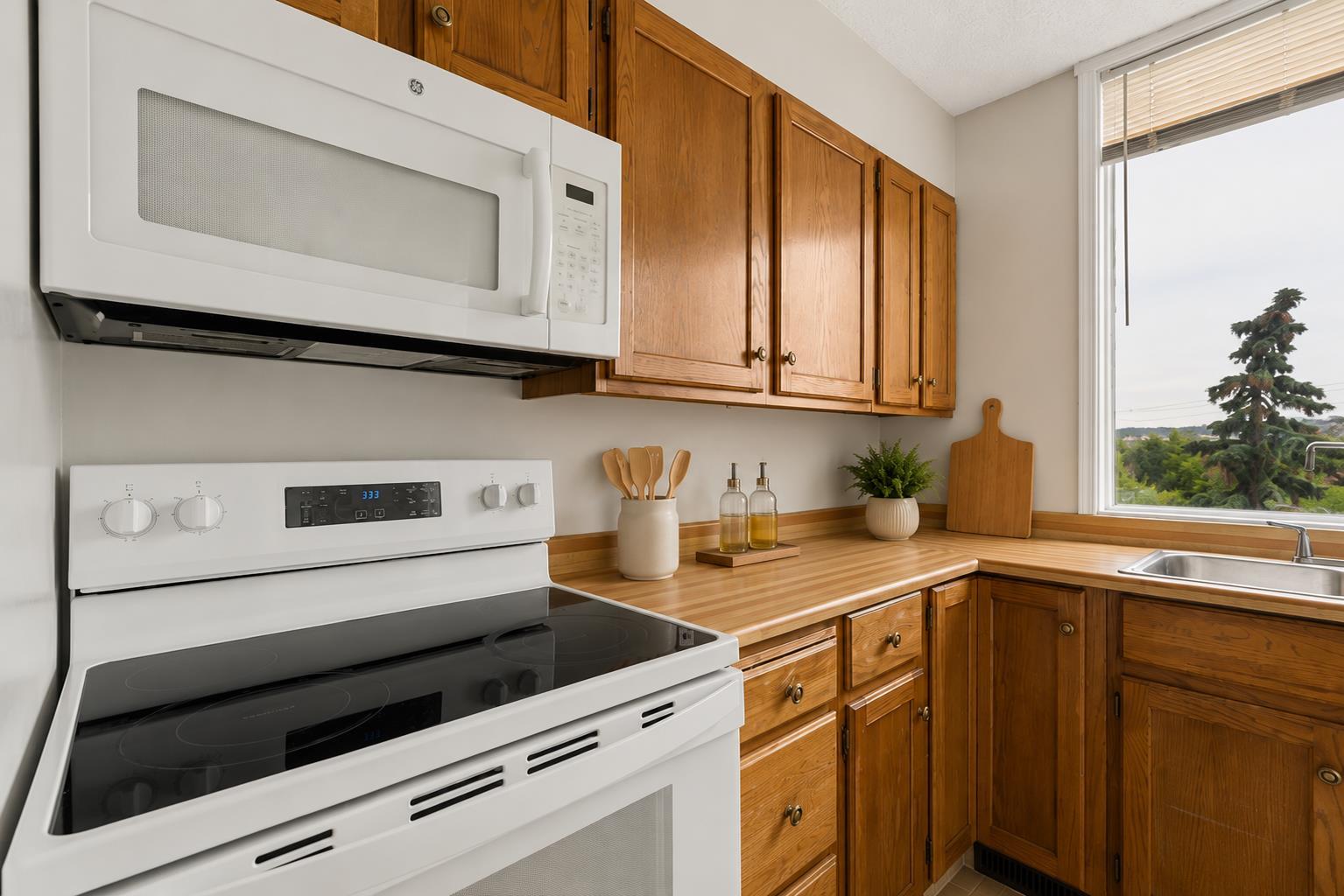 145 Point Drive NW 401