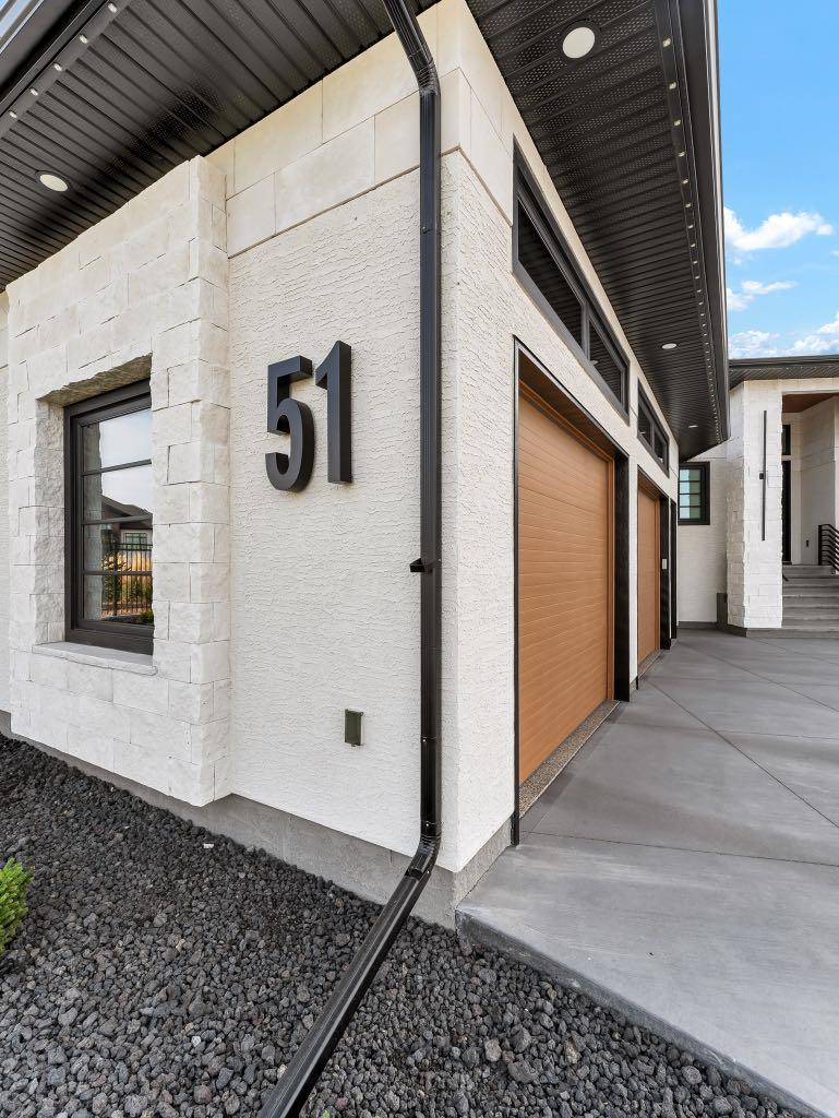 51 Coulee Ridge Drive SW