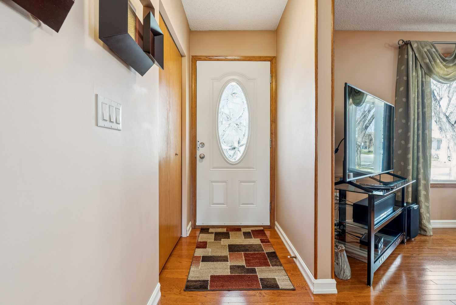 320 Whiteview Road NE