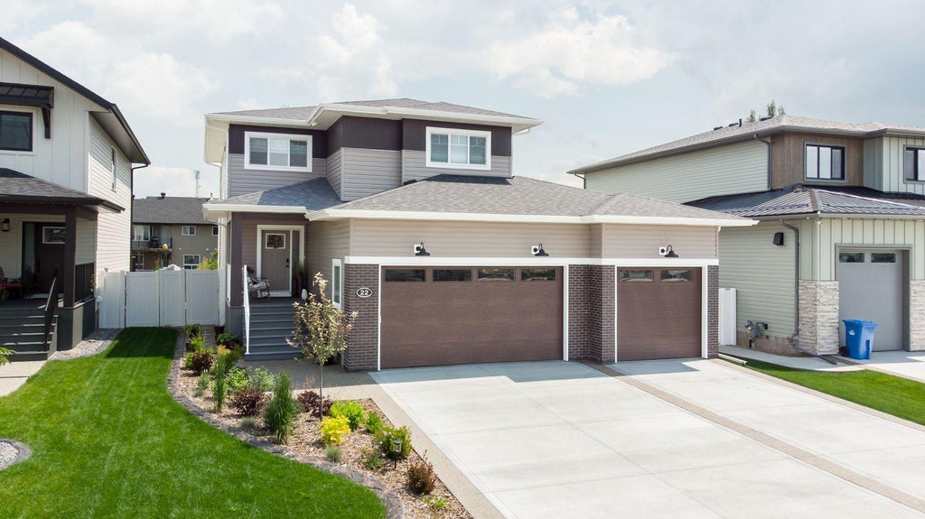 Photo of 22 Napoleon Meadow Way Way, Innisfail, AB T4G 0N6 (MLS # A2328524)