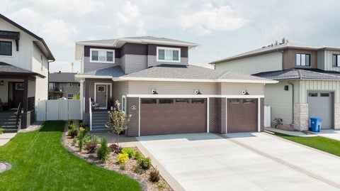 Photo of 22 Napoleon Meadows Way Way, Innisfail, AB T4G 0N6 (MLS # A2328524)