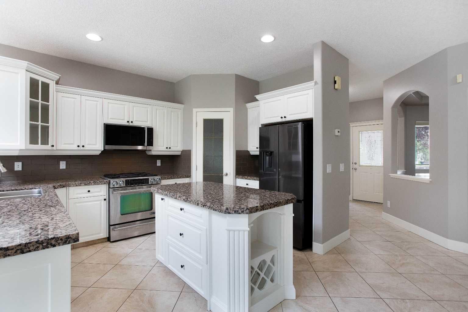 3414 Douglasdale Boulevard SE