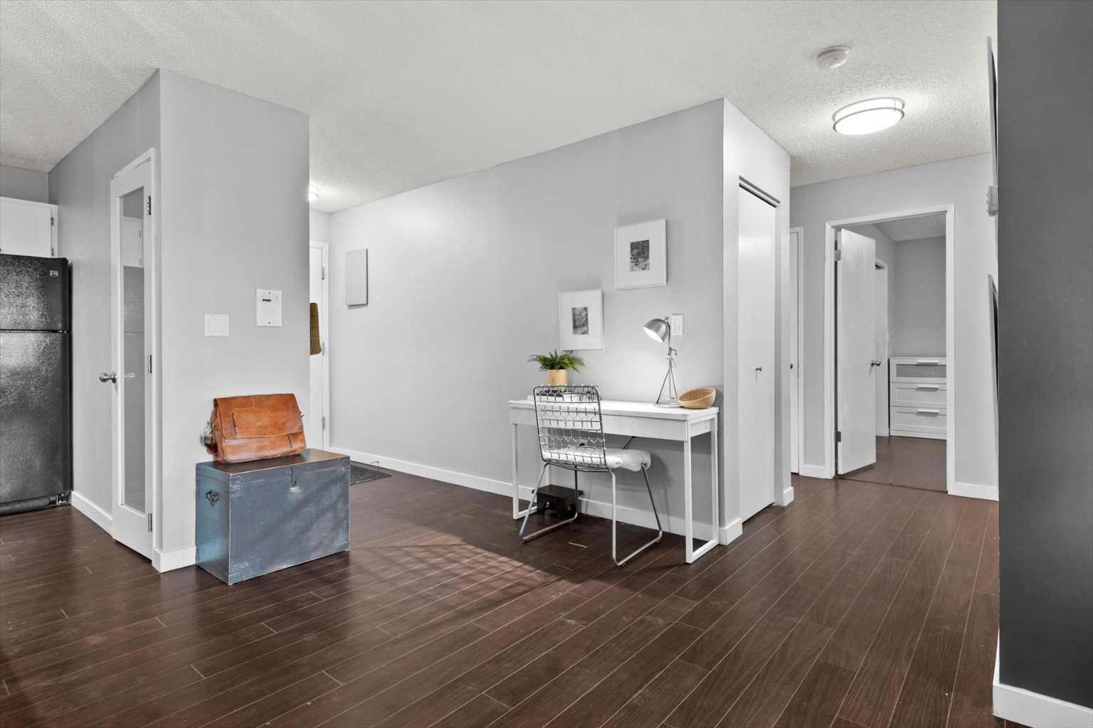 1001 68 Avenue SW 205