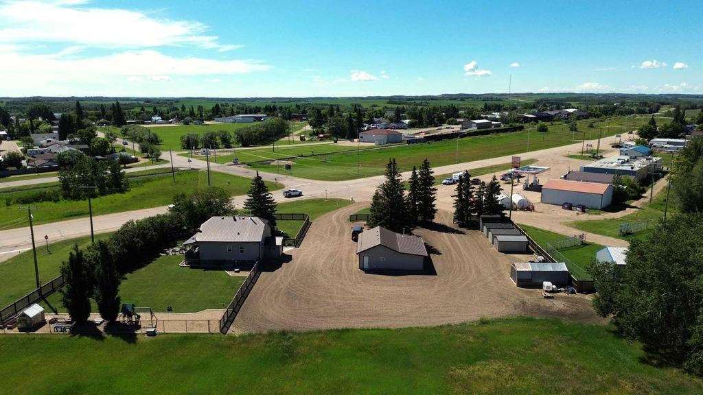 Photo of 5107 45th Street St, Alix, AB T0C 0B0 (MLS # A2294169)