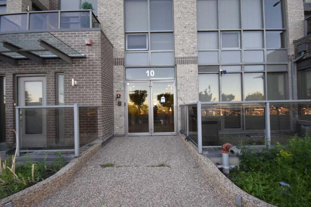 Photo of 14605 Shawnee Gate SW, Calgary, AB T2Y 0K4 (MLS # A2332088)