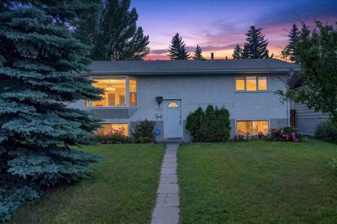Photo of 4711 Montana Drive NW, Calgary, AB T3B 1G2 (MLS # A2330733)